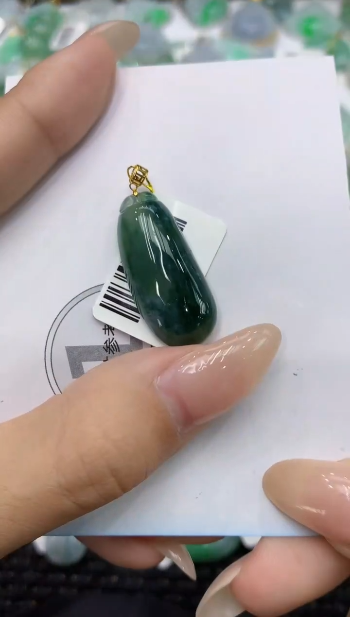 颈饰18K金镶嵌翡翠111111111111