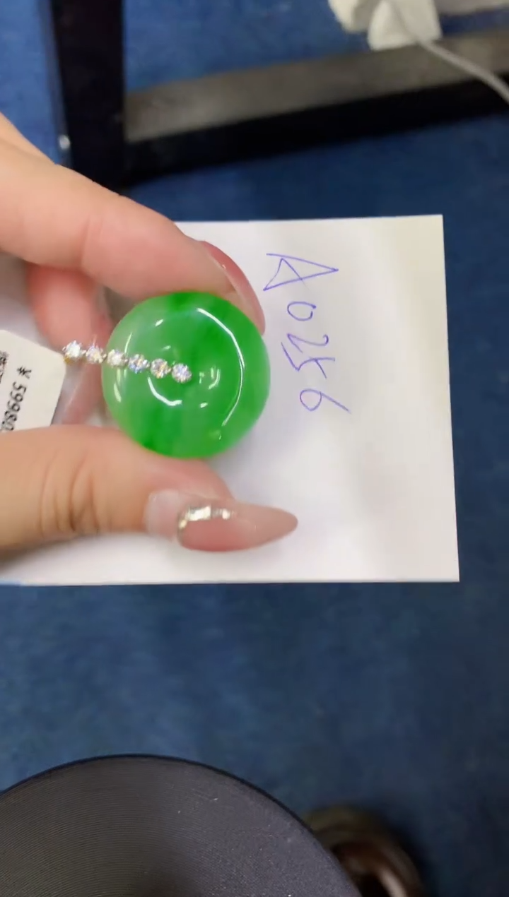 【闪购商品】翡翠颈饰18K金镶嵌0000000000000