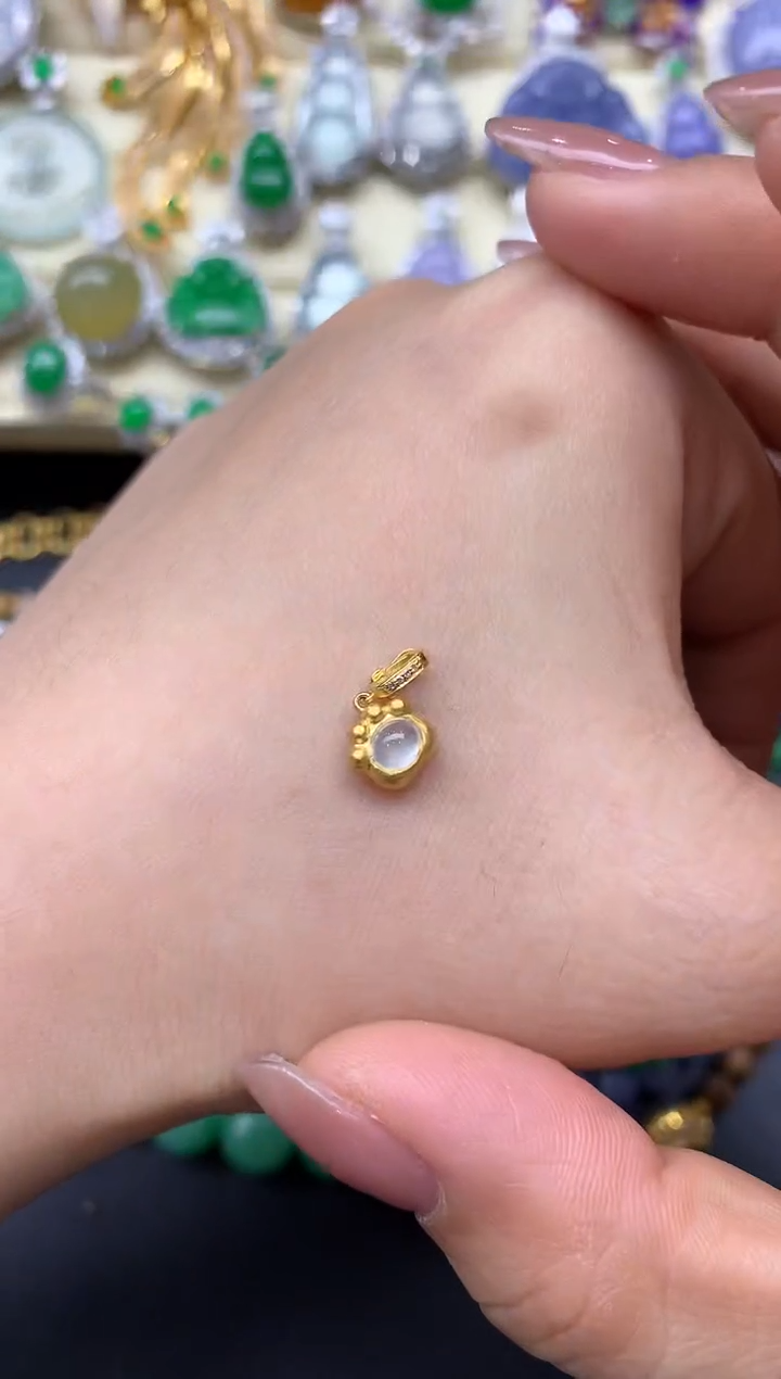 颈饰18K金镶嵌翡翠49-中国好珍宝