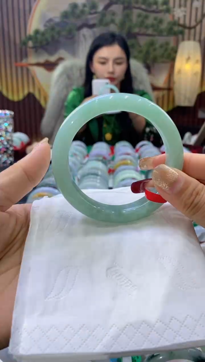 【闪购商品】翡翠手镯未镶嵌多人00293