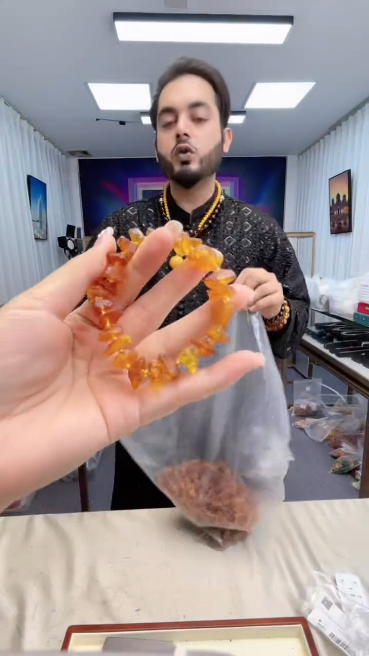 【闪购商品】琥珀手链未镶嵌多样性发其一