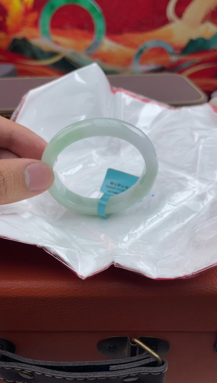 【闪购商品】翡翠手镯（贵妃镯）未镶嵌翡翠手镯8