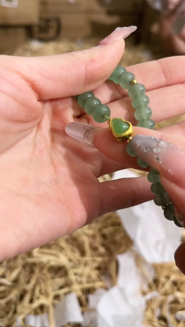 未镶嵌手镯石英质玉手链