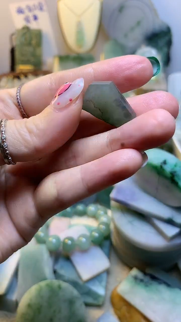 未镶嵌挂件翡翠邕**房 缅甸A货翡翠，没有运费险