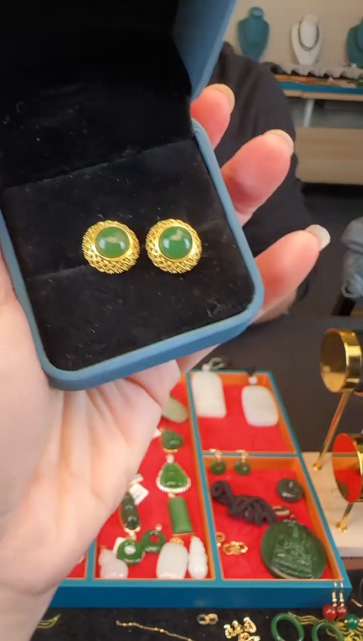 未镶嵌和田玉耳钉圆形蛋面