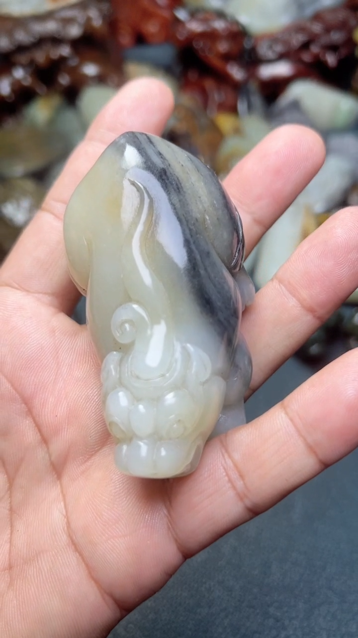 和田玉未镶嵌把件-