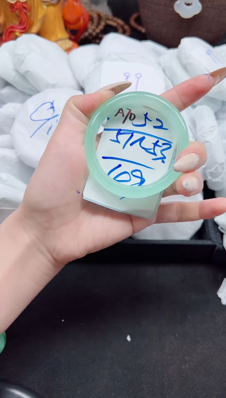 未镶嵌手镯石英质玉57圈口编号：A70