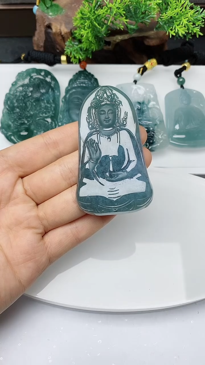 【闪购商品】翡翠颈饰未镶嵌