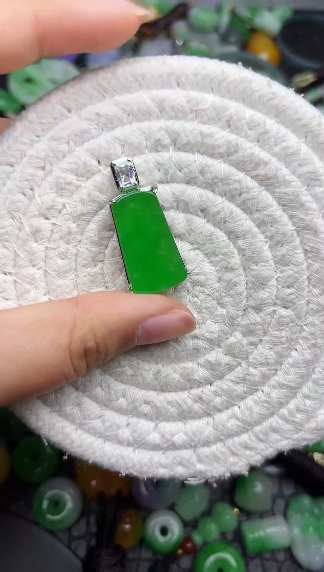 颈饰未镶嵌翡翠缅甸翡翠吊坠