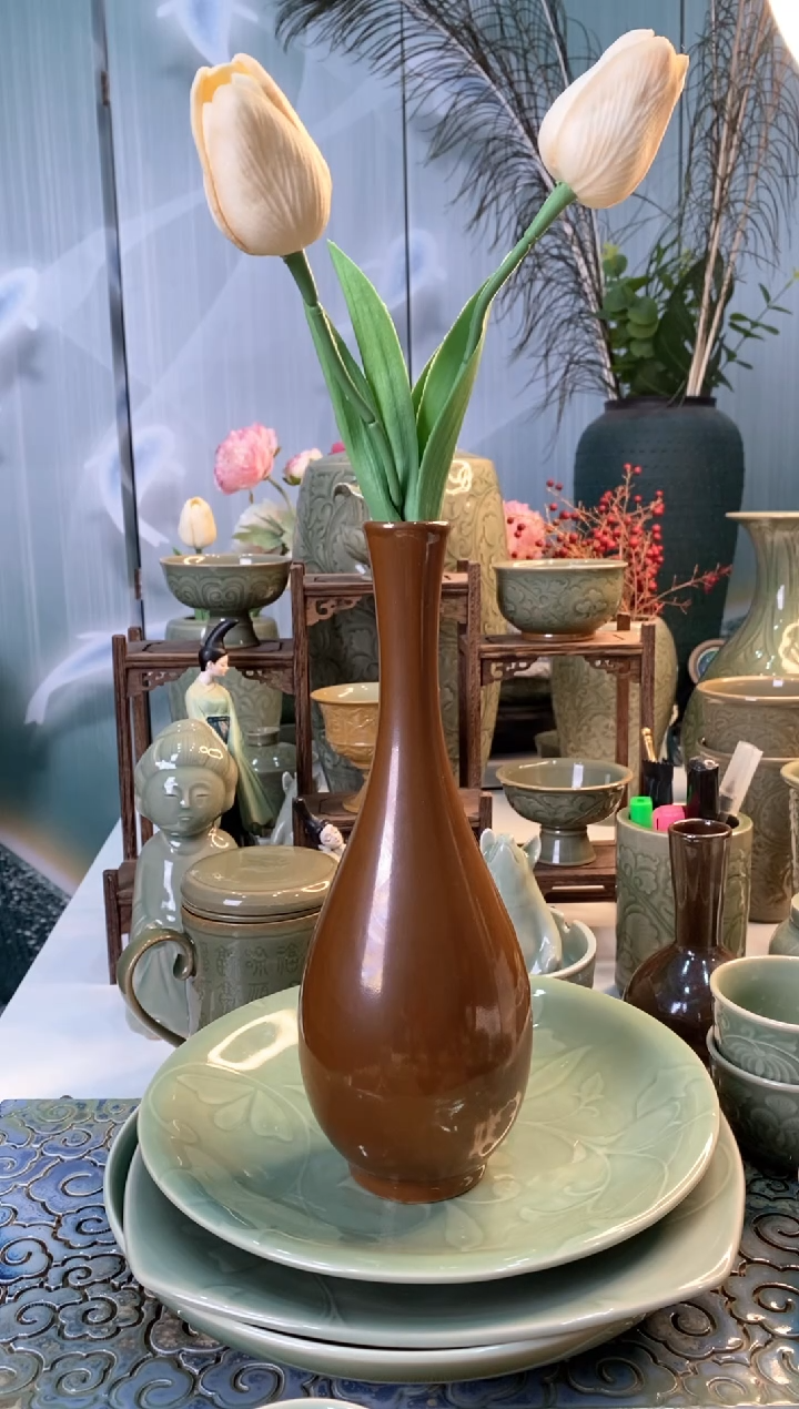 【闪购商品】100034紫金长颈瓶23cm左右微瑕