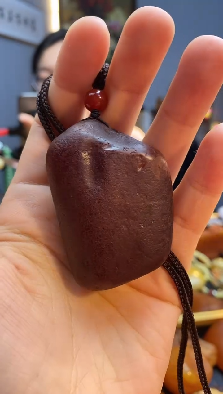 琥珀颈饰未镶嵌吊坠