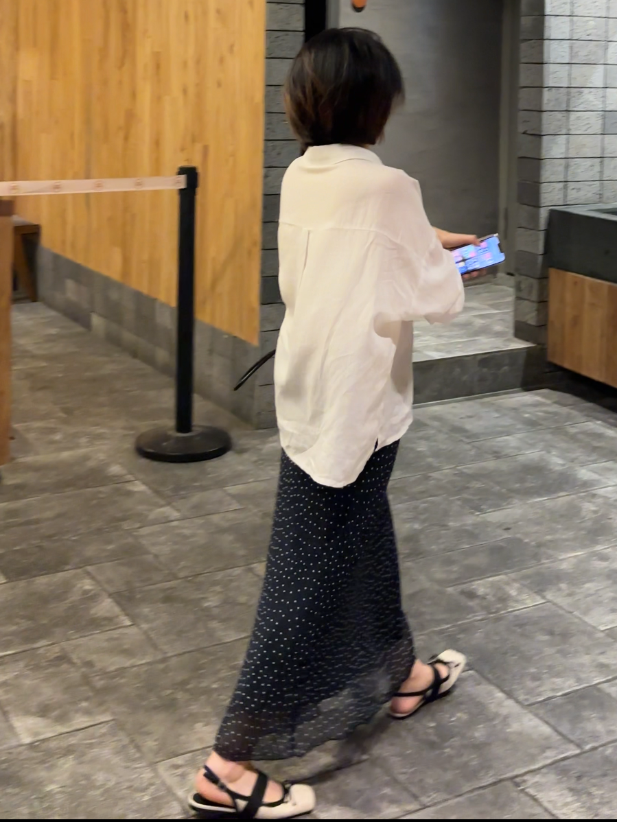 夏季冰丝皱斜裁藏蓝色法式波点半身裙（小个子定制）