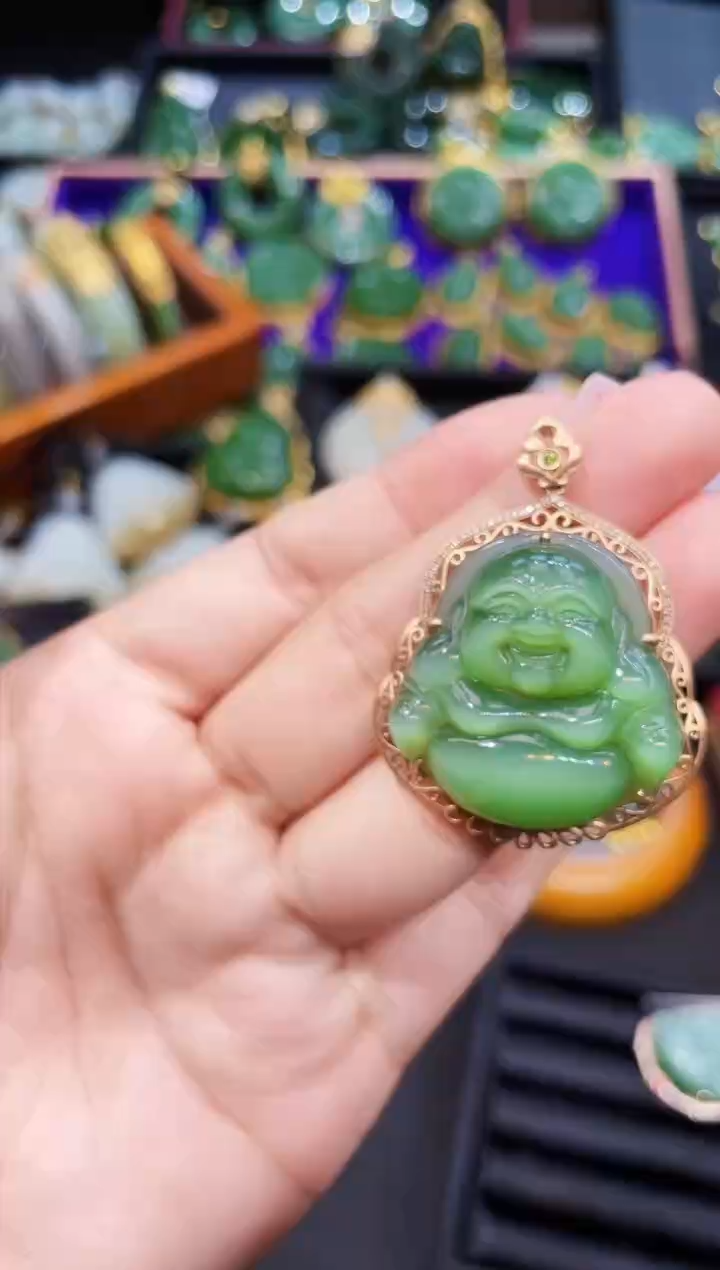 和田玉18K金镶嵌吊坠(赠链)32MM 多样性发一