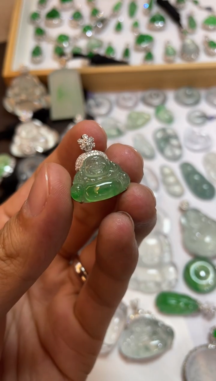 【闪购商品】翡翠吊坠(不含链)18K金镶嵌佛公