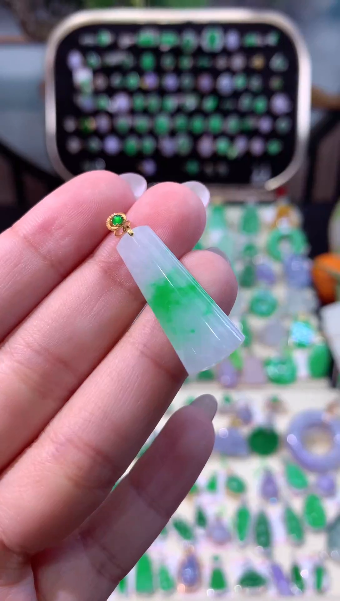 【闪购商品】翡翠颈饰18K金镶嵌缅甸天然A货翡翠