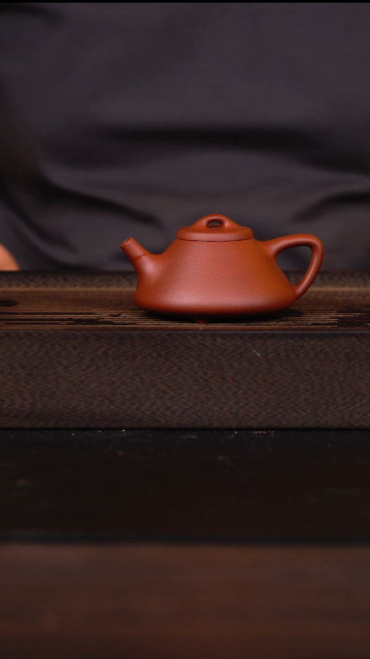 茶壶紫砂红皮龙光素子冶