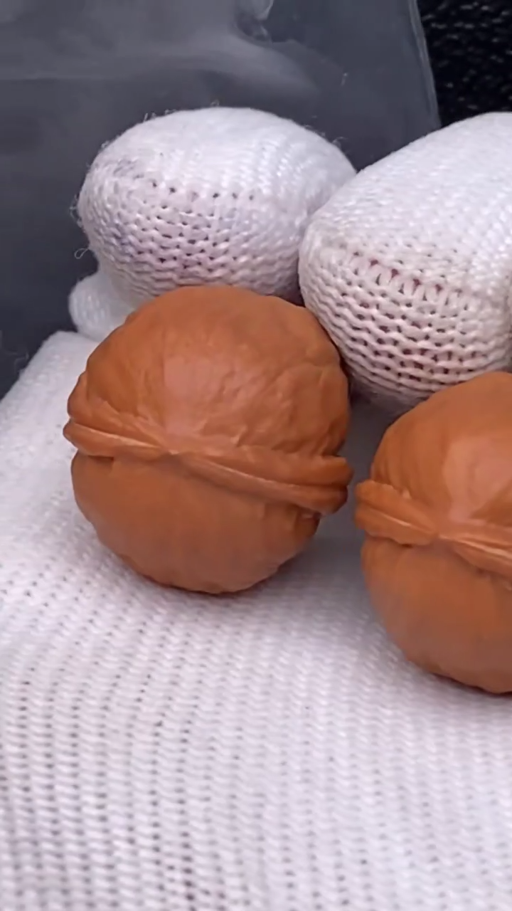 【闪购商品】文玩核桃把件小红豆