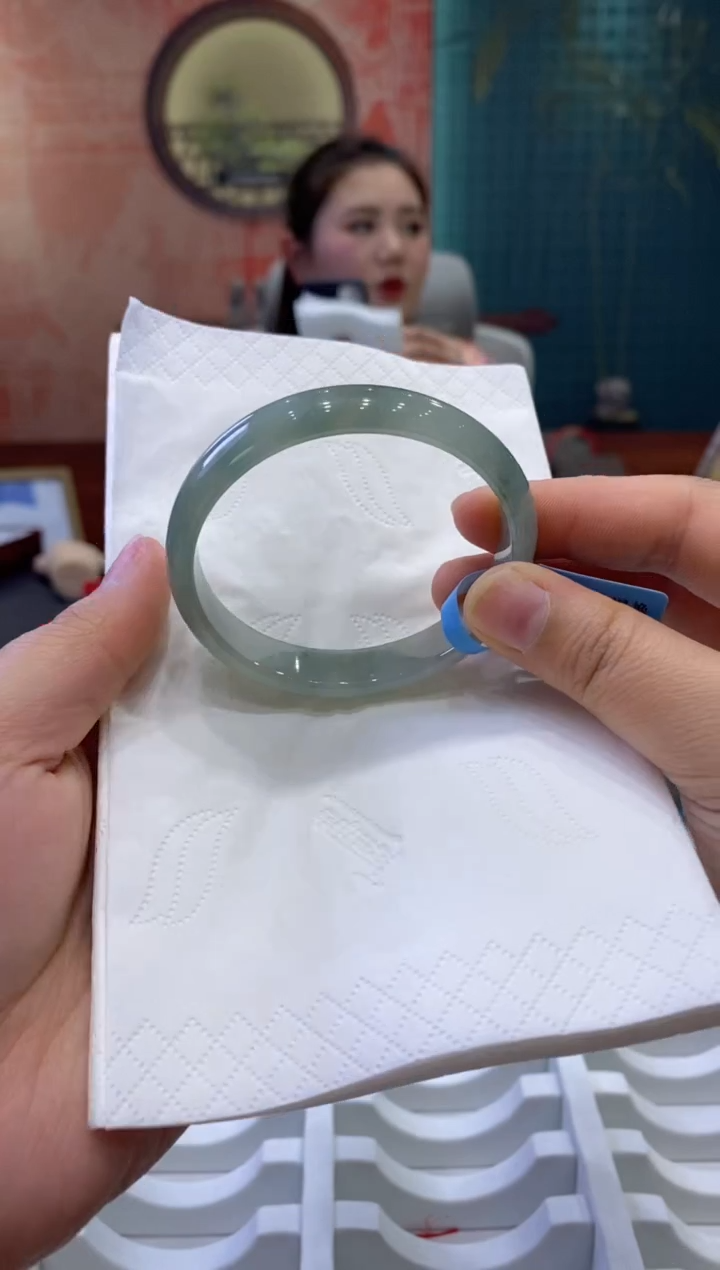 【闪购商品】翡翠手镯未镶嵌多人0004211