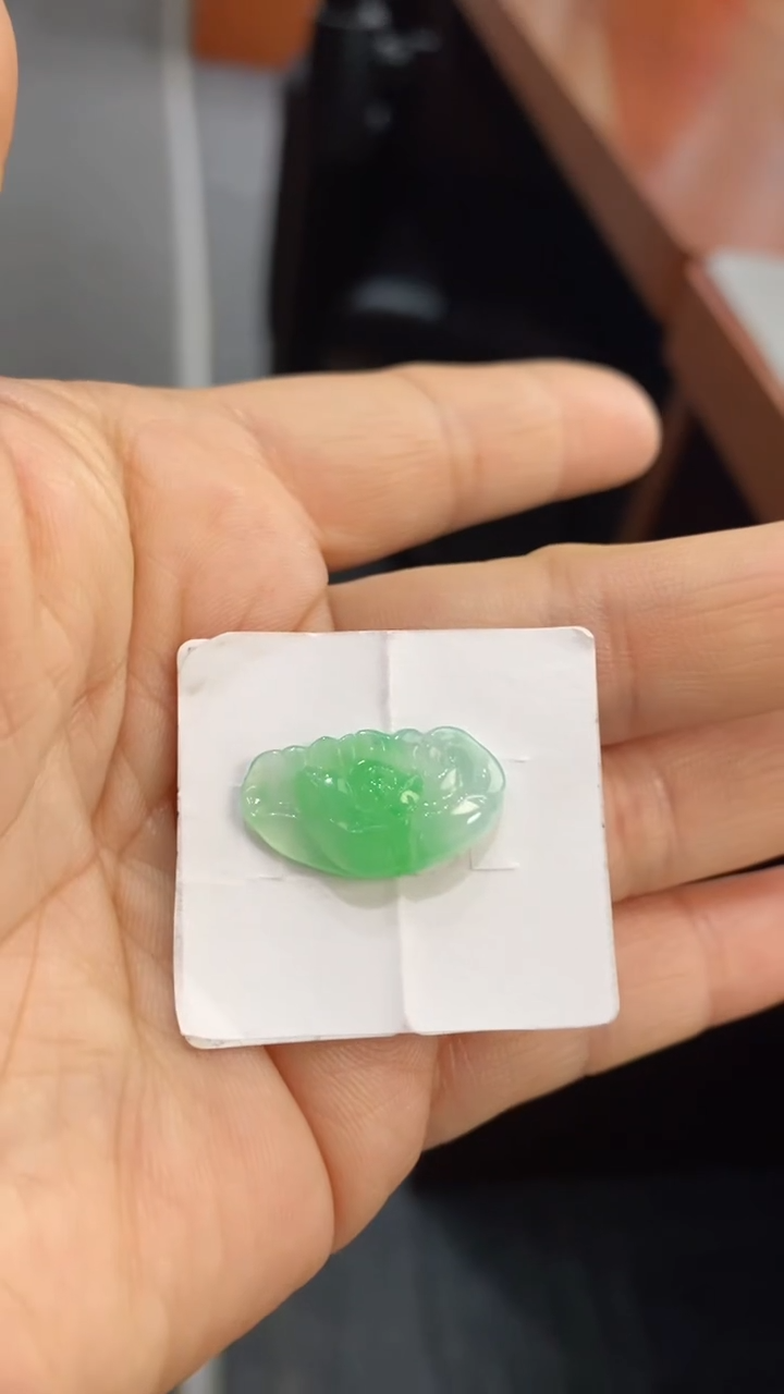 【闪购商品】翡翠颈饰未镶嵌荷叶