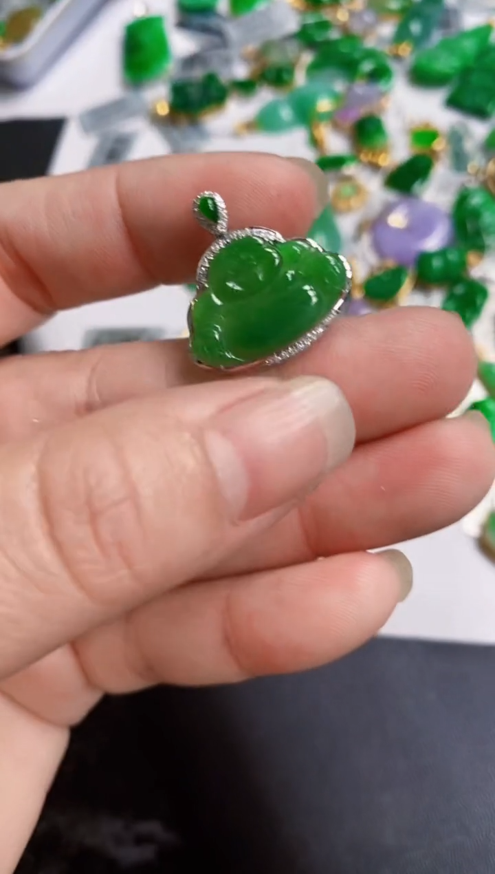 【闪购商品】翡翠颈饰18K金镶嵌佛公