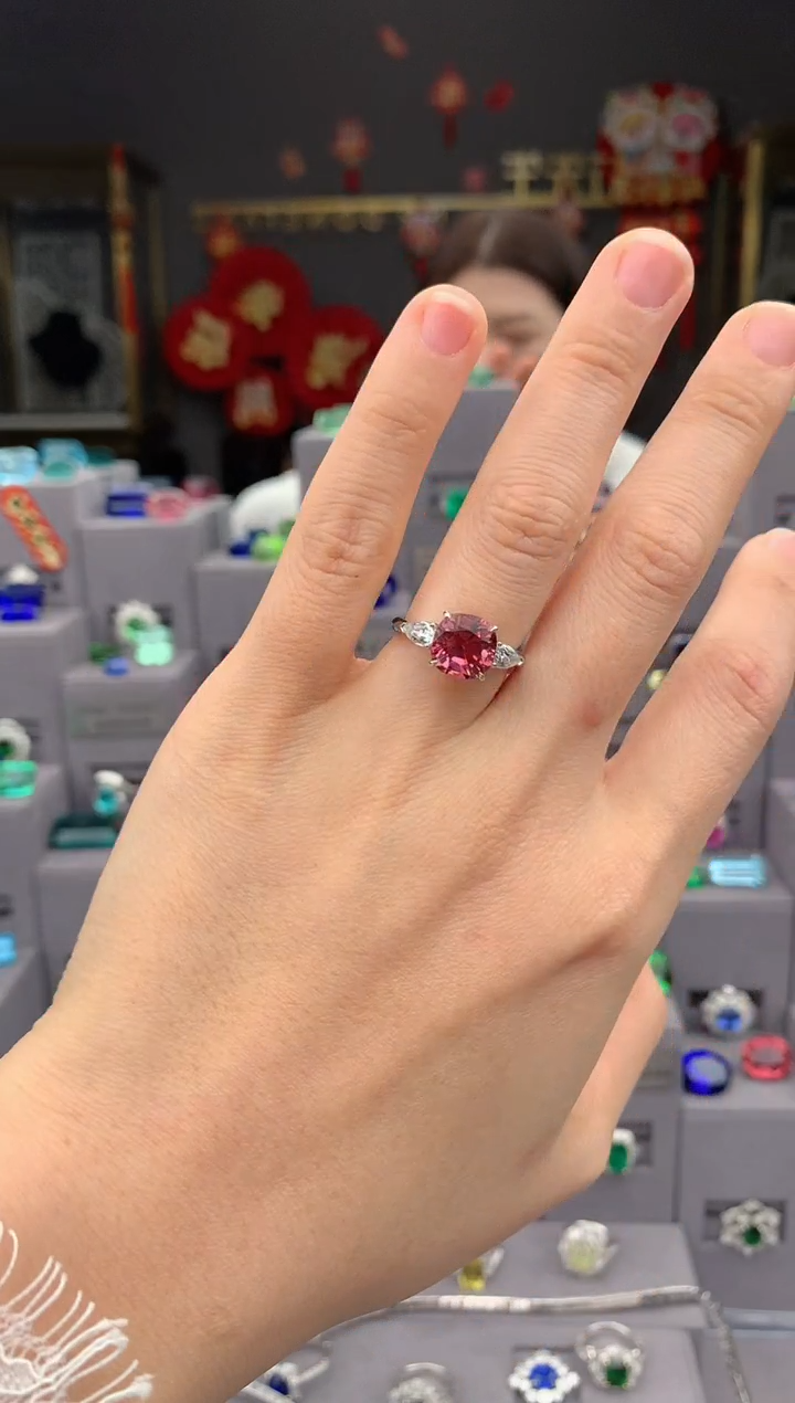 【闪购商品】碧玺戒指18K金镶嵌2.9ct粉碧玺戒指