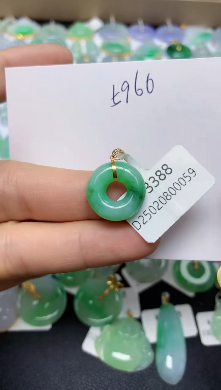 【闪购商品】翡翠挂件18K金镶嵌 天然翡翠A货