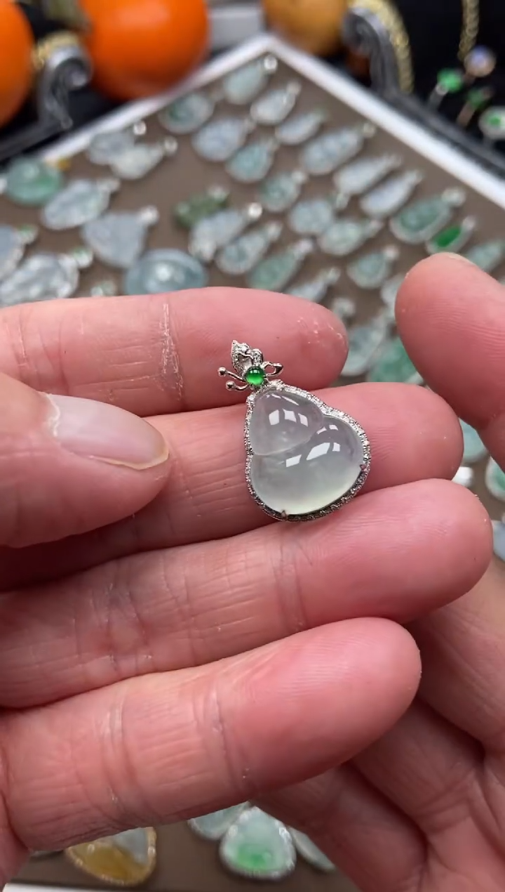 【闪购商品】翡翠吊坠(不含链)18K金镶嵌葫芦