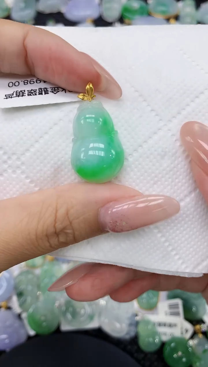 颈饰18K金镶嵌翡翠1111111111