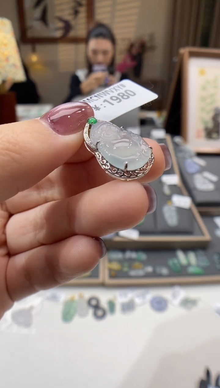 【闪购商品】翡翠颈饰18K金镶嵌财神