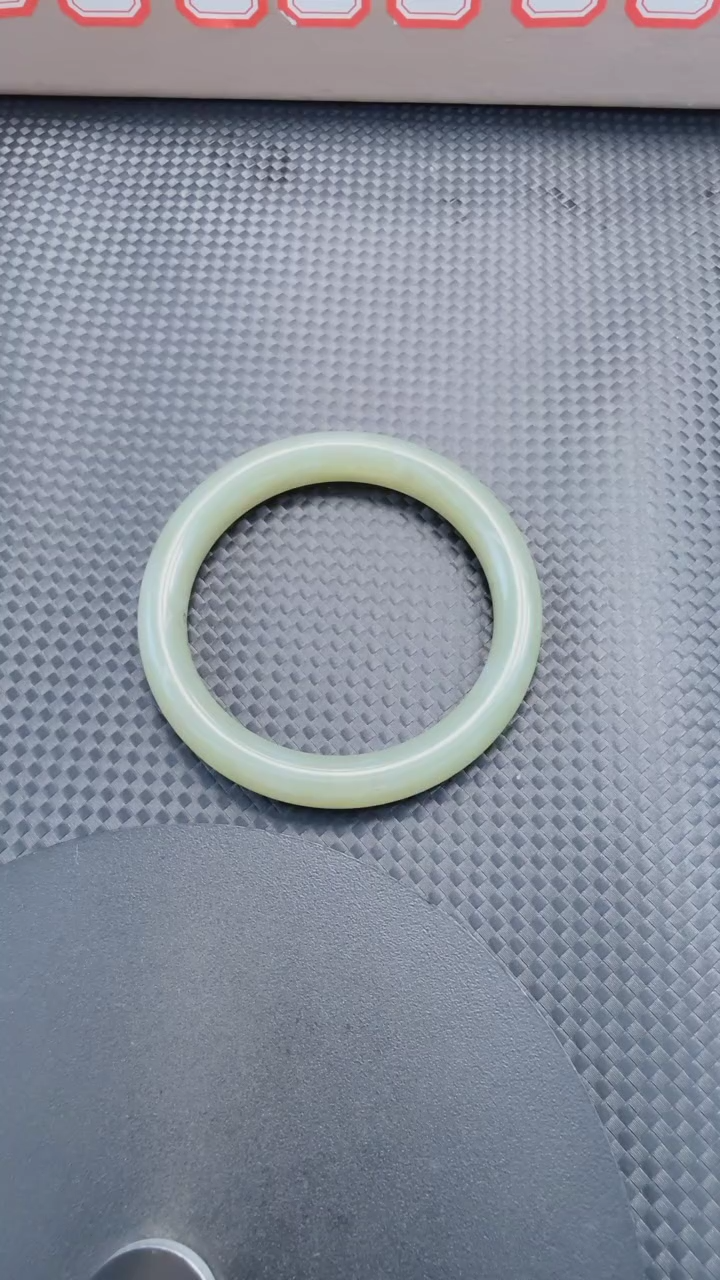 【闪购商品】和田玉手镯未镶嵌18圈口54.9