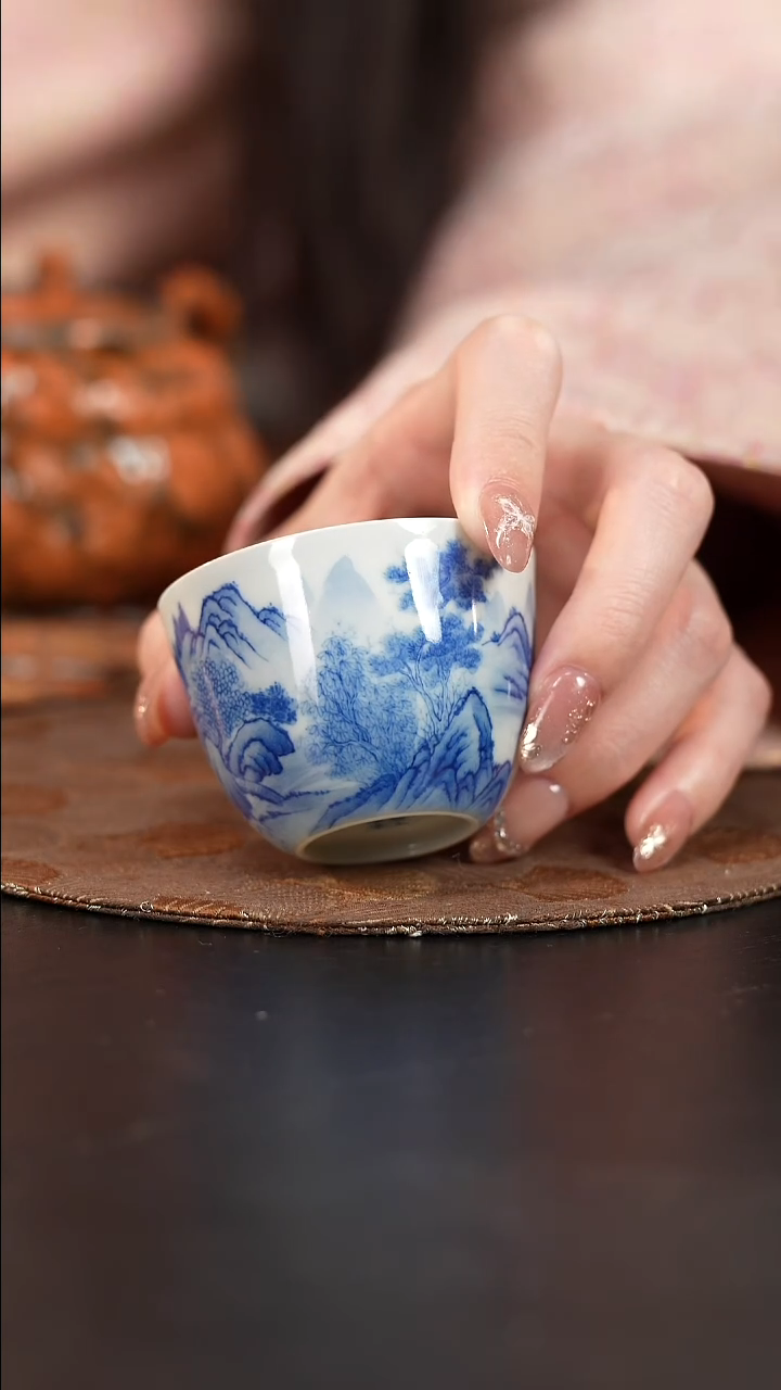 【闪购商品】杯看山柴窑青花山水