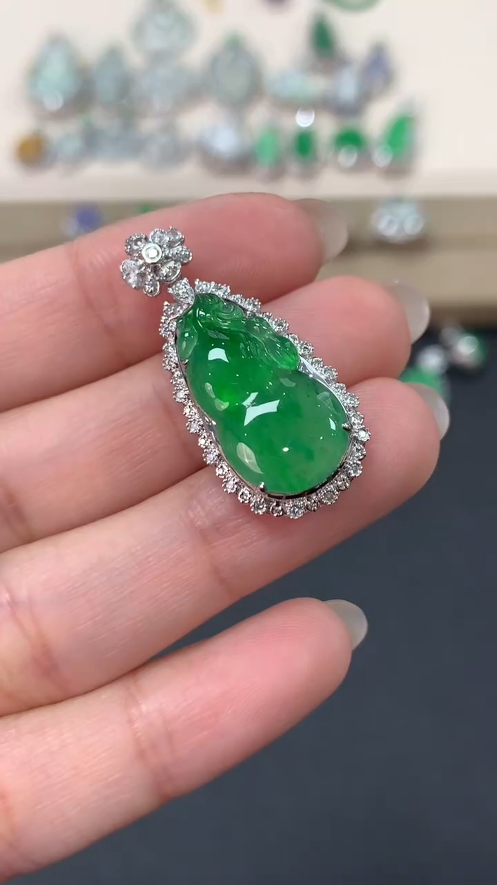 翡翠18K金镶嵌吊坠(不含链)吊坠9800