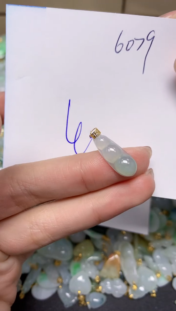 【闪购商品】翡翠颈饰18K金镶嵌天然翡翠A货