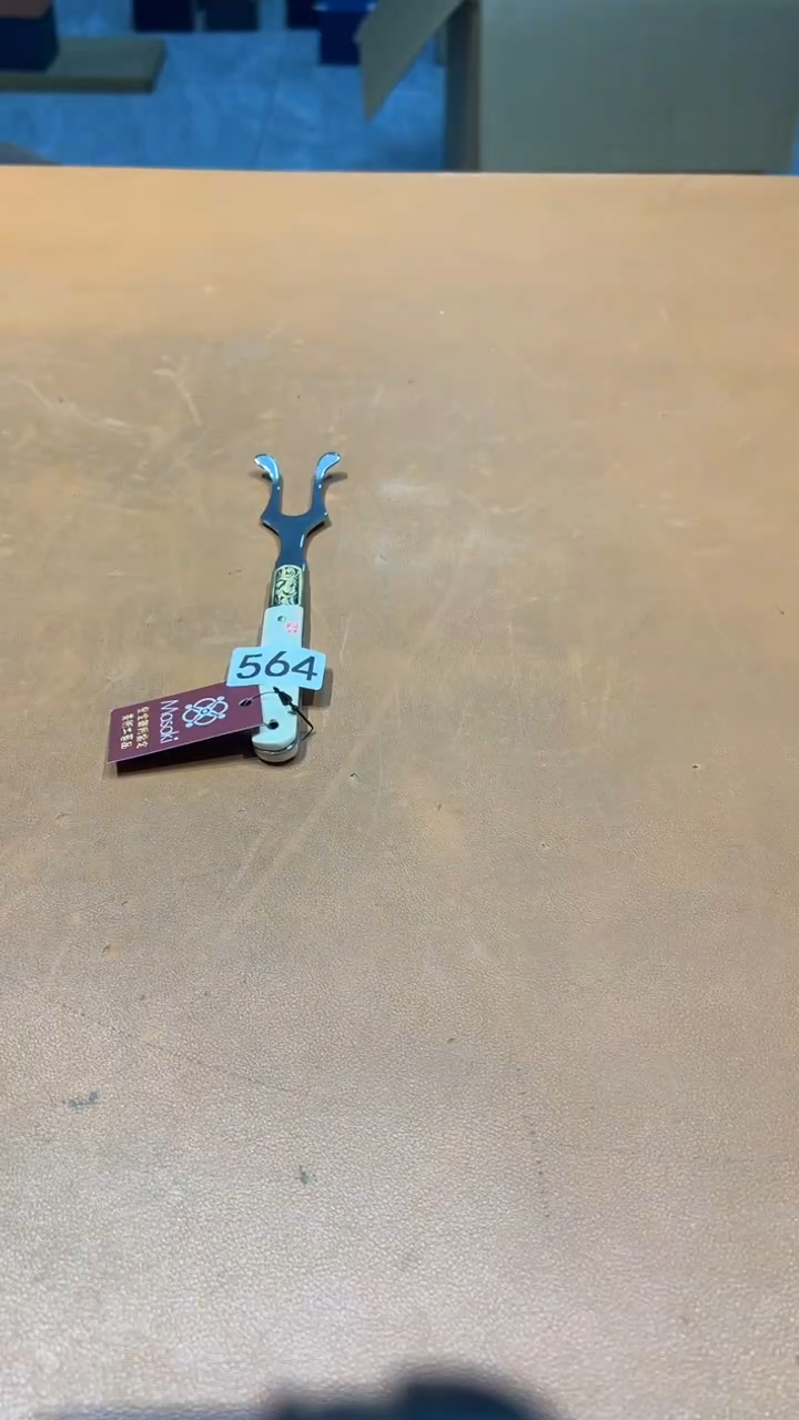 摆件大*阿达西日瓷摆件564