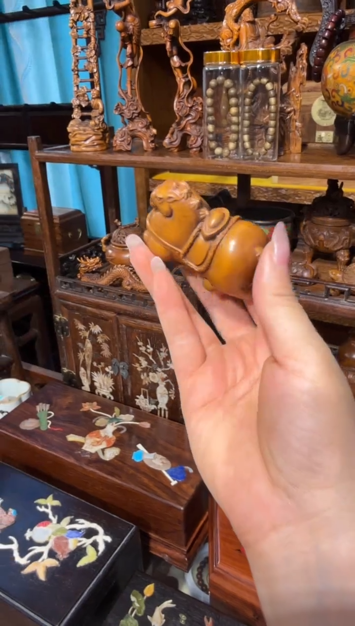 木黄杨木马上有钱手把件68.88888