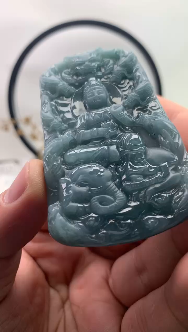 翡翠未镶嵌颈饰普贤