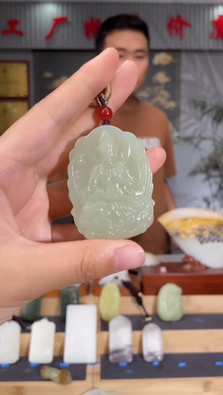 和田玉未镶嵌颈饰1