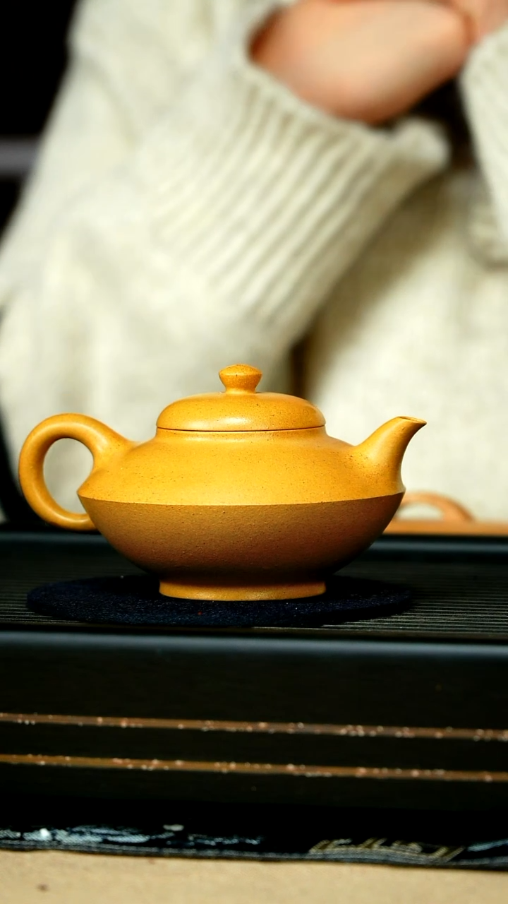 茶杯紫砂合欢壶黄金段泥  245cc