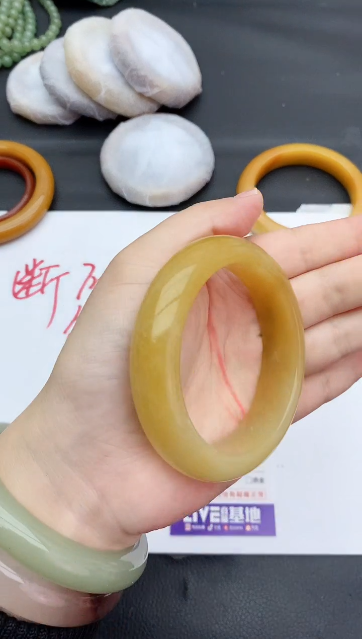 未镶嵌手镯石英质玉161+56/57