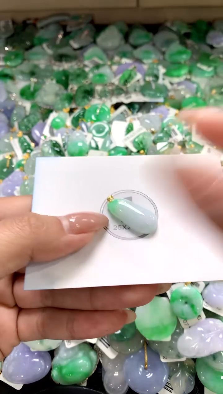 颈饰18K金镶嵌翡翠11111111111111111