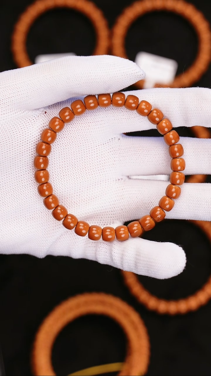 吊坠橄榄核0.74核尖单圈