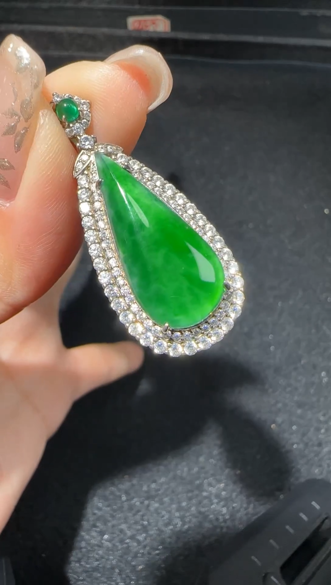 【闪购商品】翡翠吊坠(赠链)未镶嵌多样性发货拍一发一