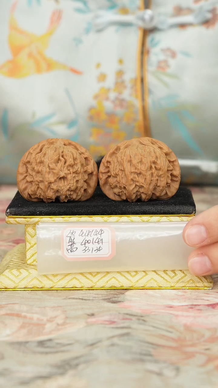 【闪购商品】文玩核桃把件白狮子