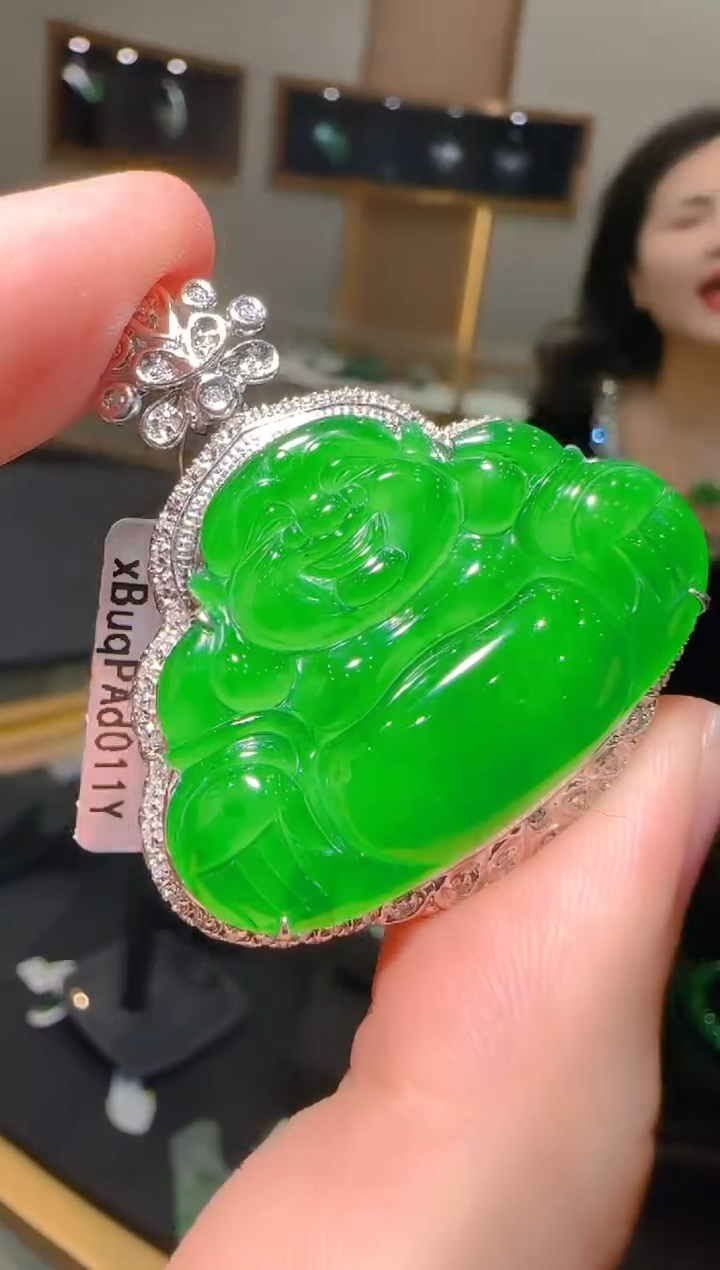 【闪购商品】翡翠吊坠(赠链)18K金镶嵌天然翡翠A货