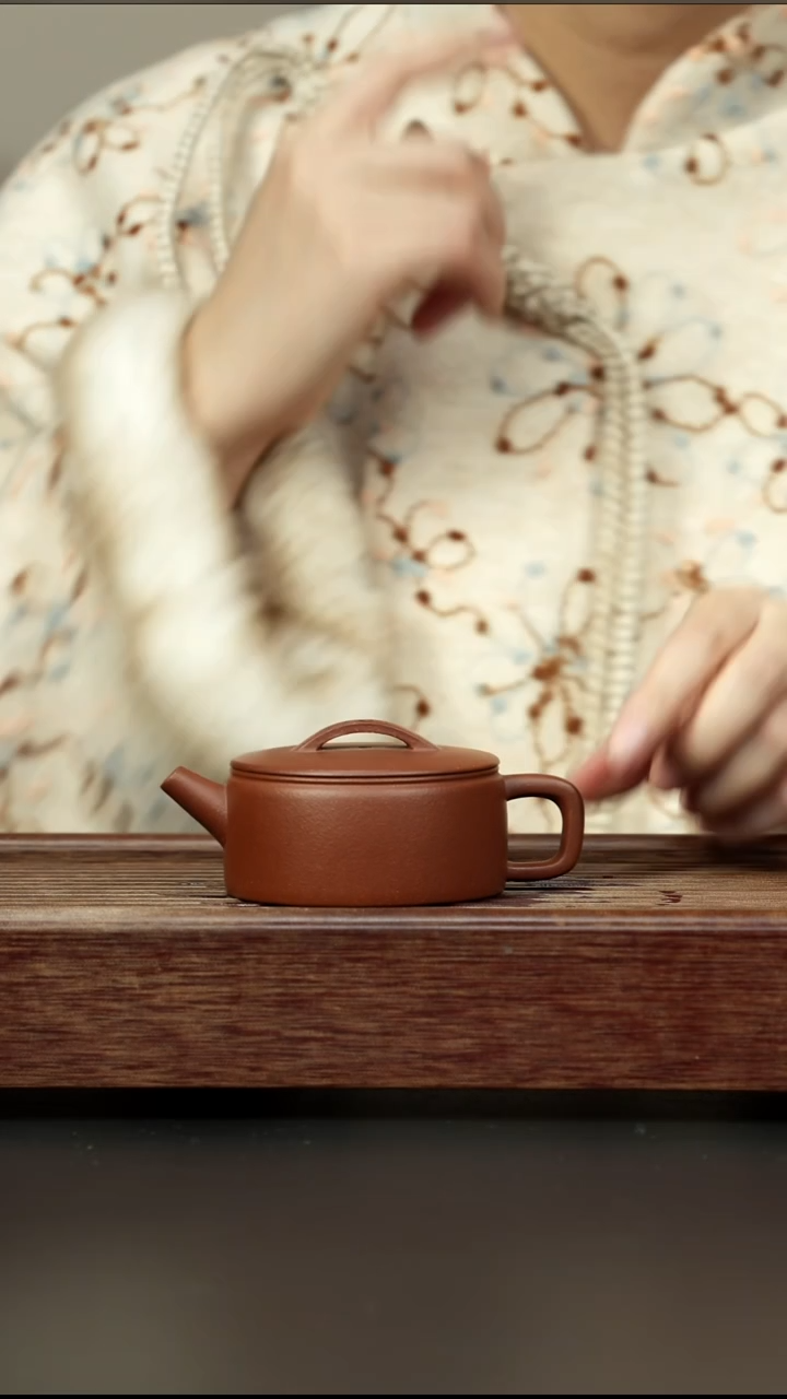 茶壶紫砂红降坡 汉瓦