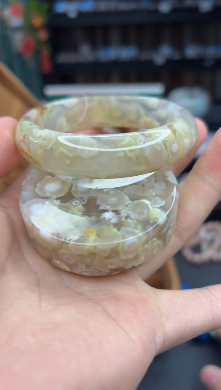 【闪购商品】石英质玉手镯未镶嵌671（61圈赠送镯心）