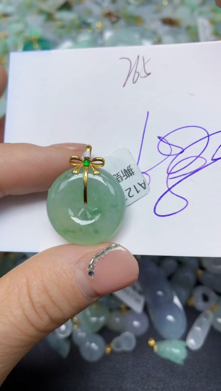 【闪购商品】翡翠挂件18K金镶嵌 天然翡翠A货