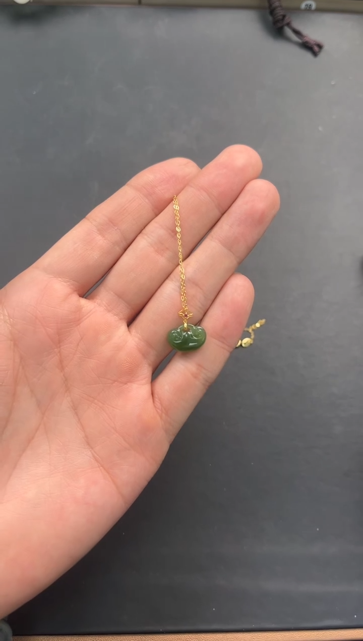 未镶嵌手串和田玉俄碧吊坠微色差