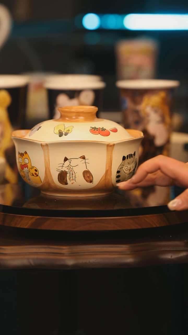 【闪购商品】摆件景德镇釉下彩绘设计师款陶瓷