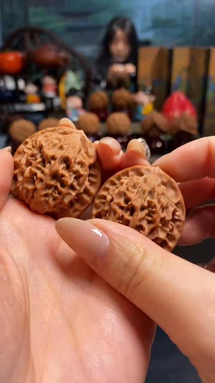 【闪购商品】文玩核桃把件H 898玉麒麟36尺